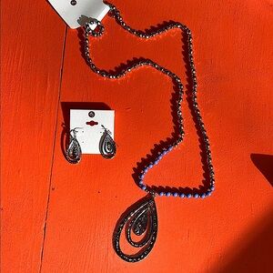 Elegant hammered Silver teardrop layers and Blue Necklace and Earring Set